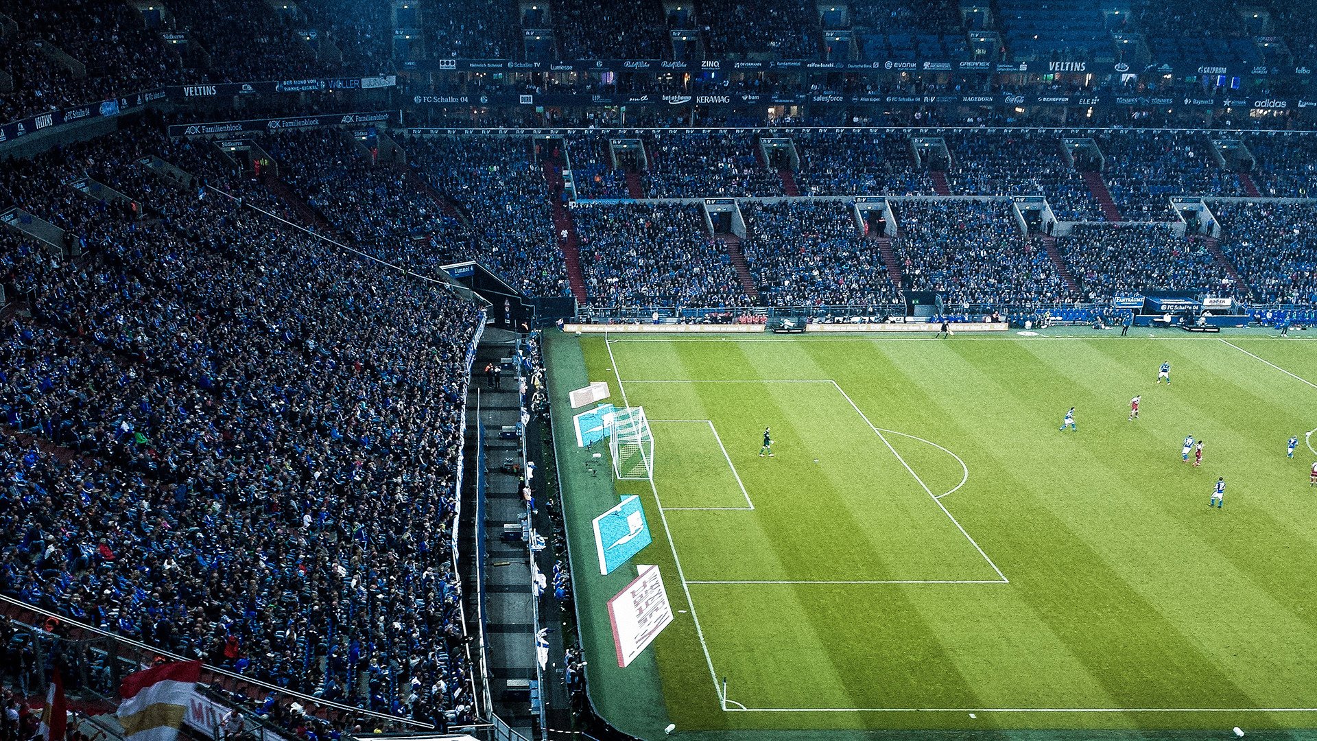 球队是否更频繁使用定位球发起非传统进攻套路,定位球战术