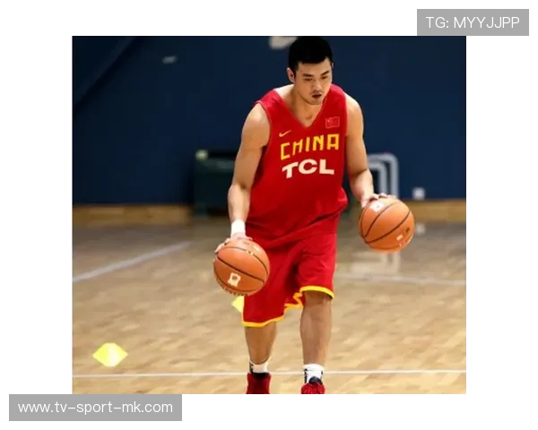 中国足球俱乐部建立退役球员职业转型支持机制，职业足球退役年龄